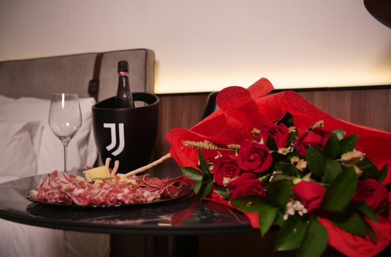 jhotel it festeggia-san-valentino-con-un-esperienza-unica-al-jhotel-a-torino 015